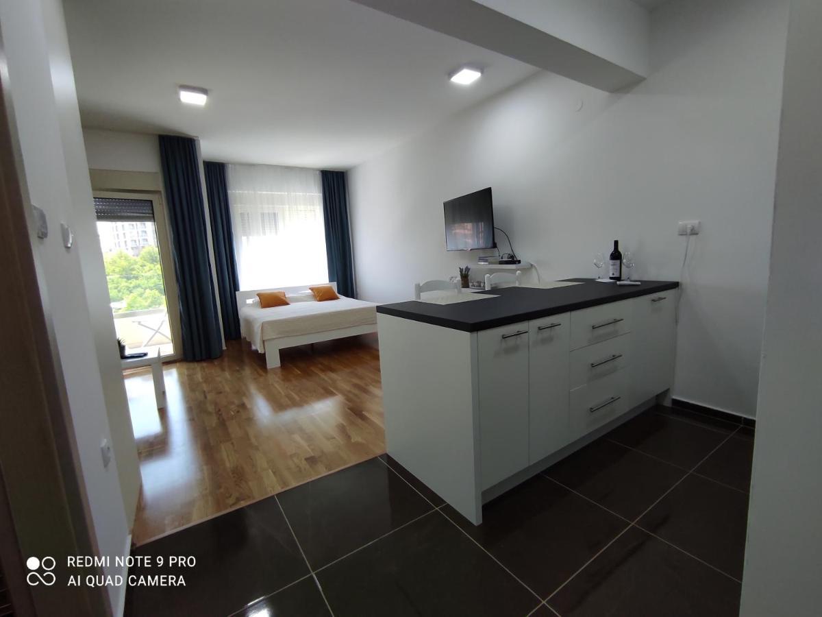 Comfort Studio With Sea View And Swimming Pool Becici  Exterior photo