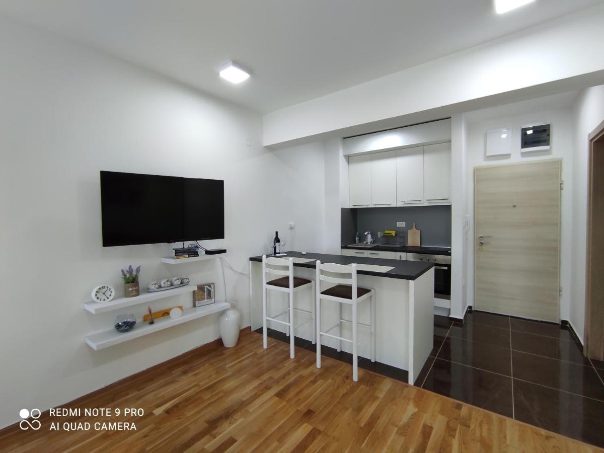 Comfort Studio With Sea View And Swimming Pool Becici  Exterior photo